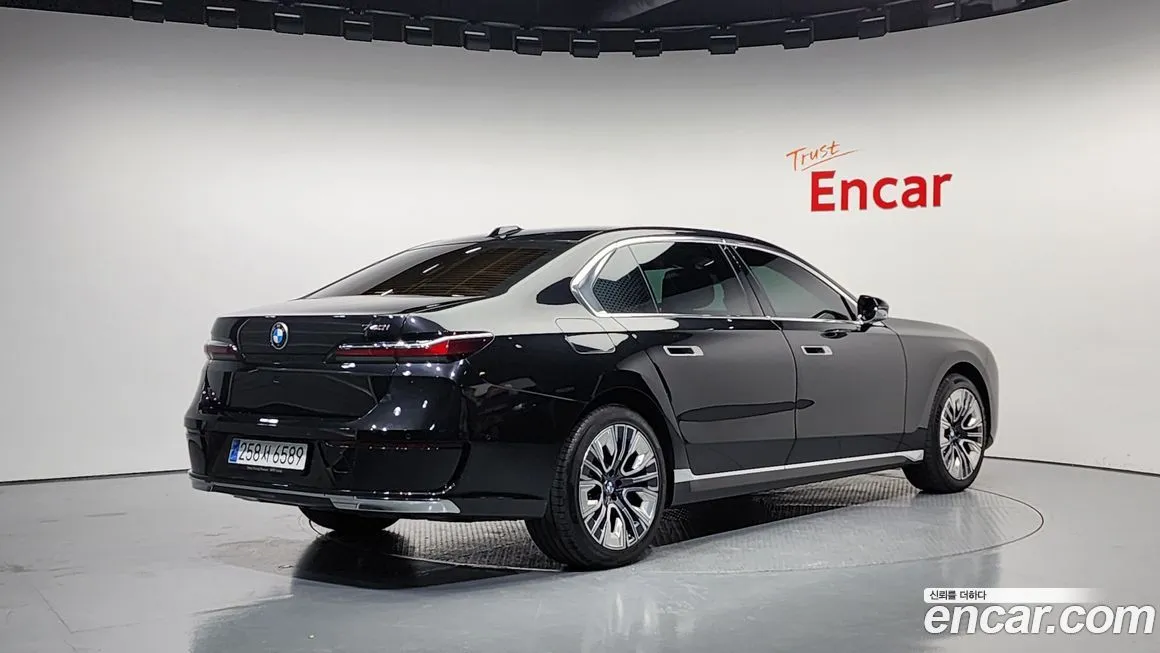 BMW 7-Series 2023 из KR, фото 2