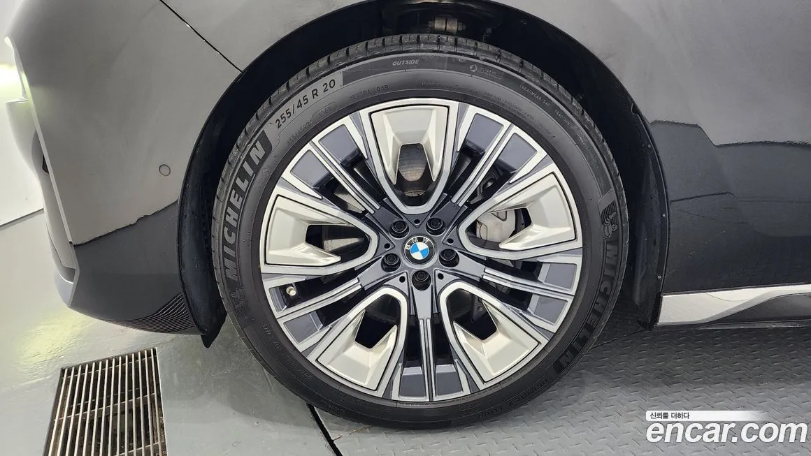 BMW 7-Series 2023 из KR, фото 5