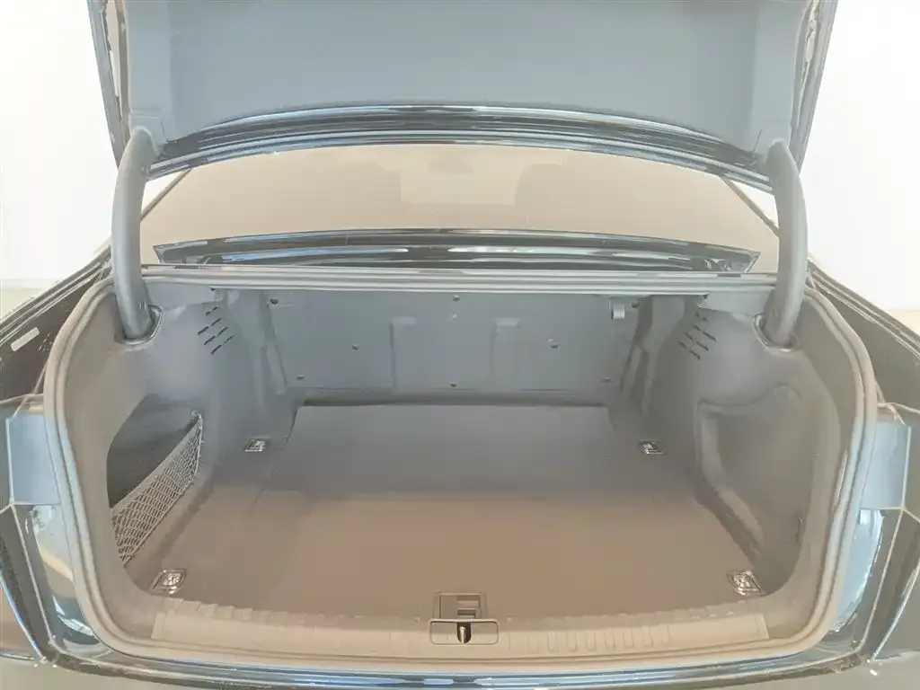 Audi A6L 2023 из CN, фото 7
