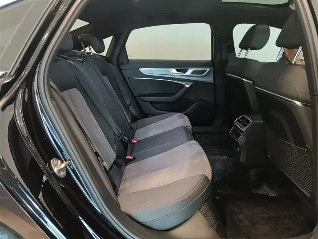 Audi A6L 2023 из CN, фото 9
