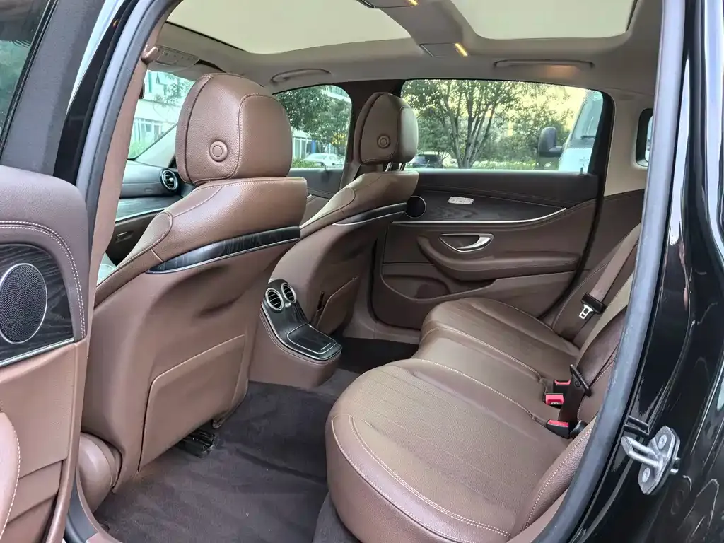 Mercedes-Benz E-Class 2022 из CN, фото 4