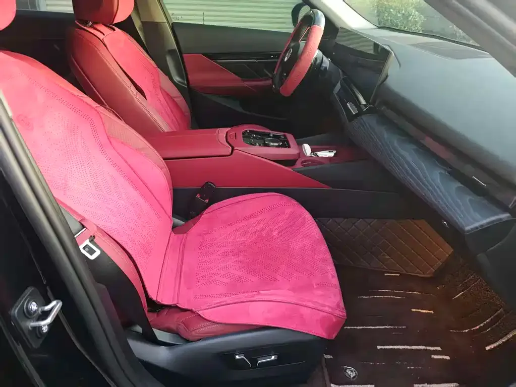 BMW 5 Series 2025 из CN, фото 10