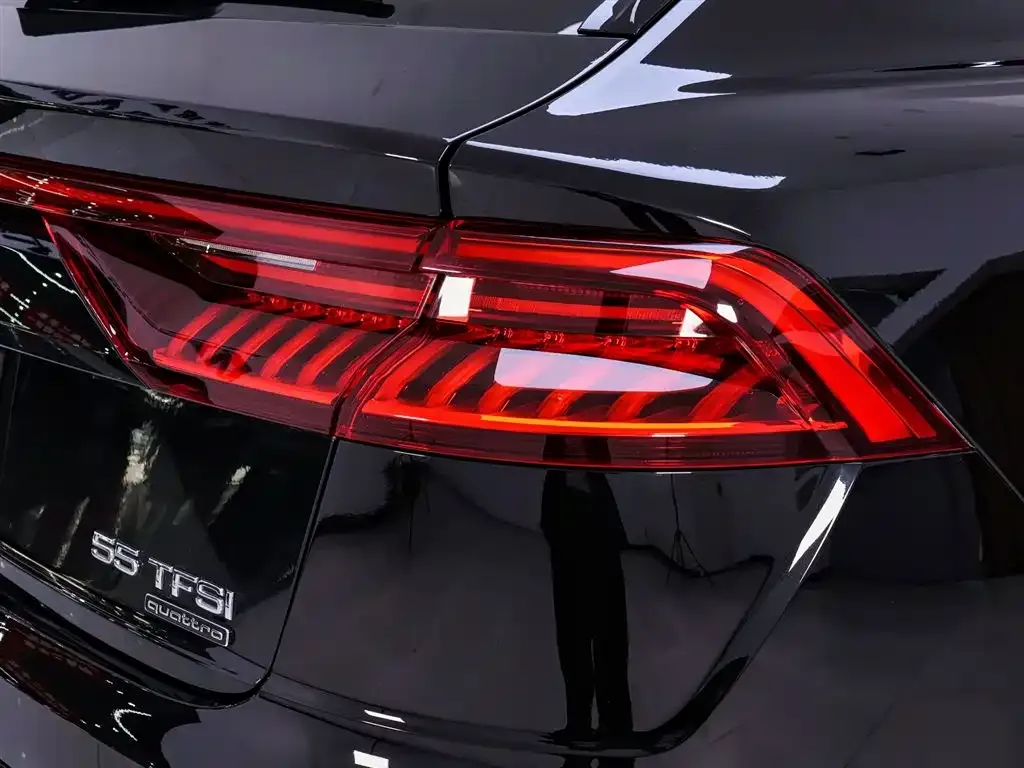 Audi Q8 2023 из CN, фото 9