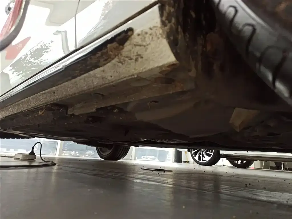 Audi A4L 2023 из CN, фото 2