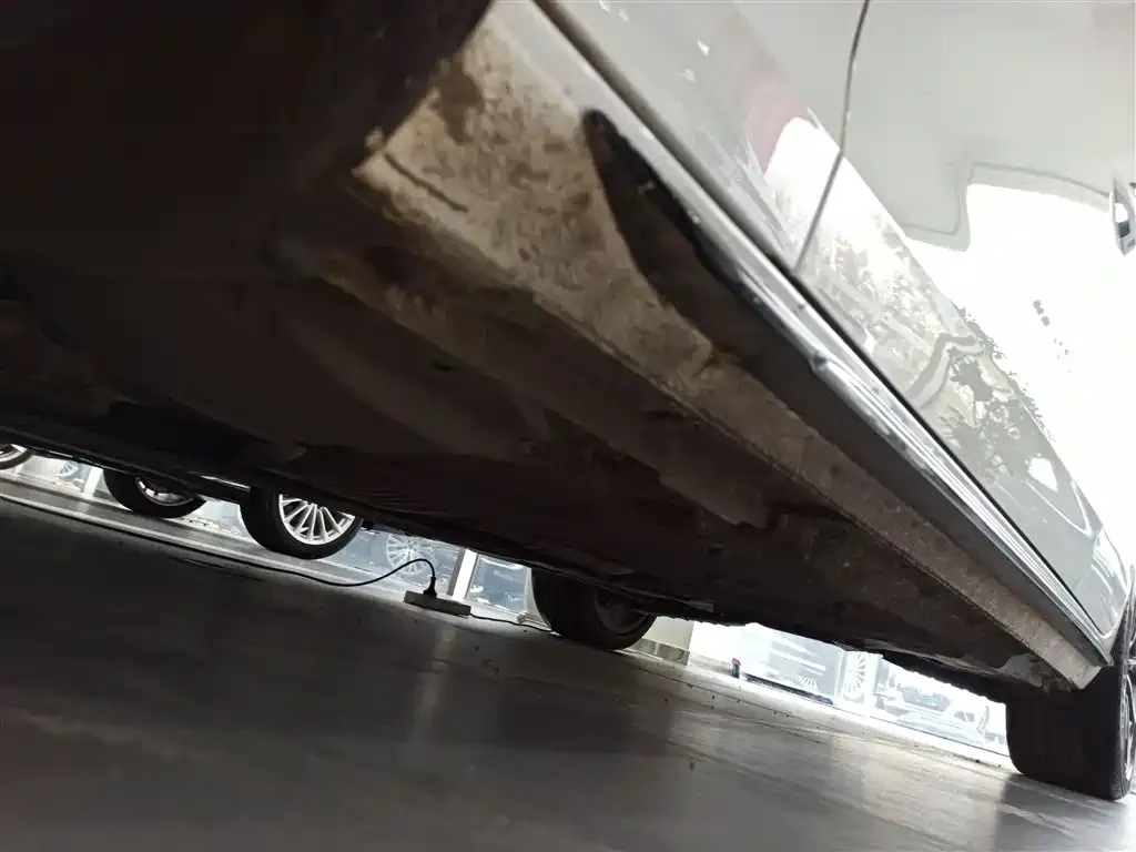 Audi A4L 2023 из CN, фото 8