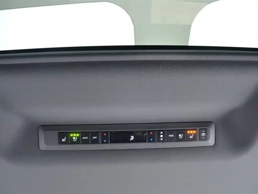 Toyota Granvia 2025 из CN, фото 10