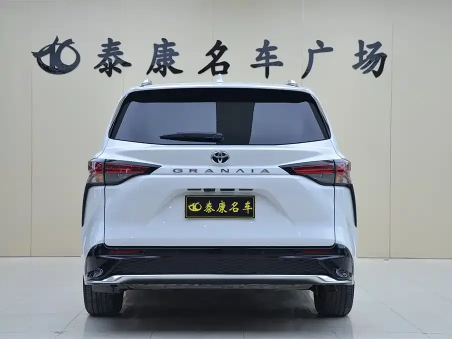 Toyota Granvia 2025 из CN, фото 3
