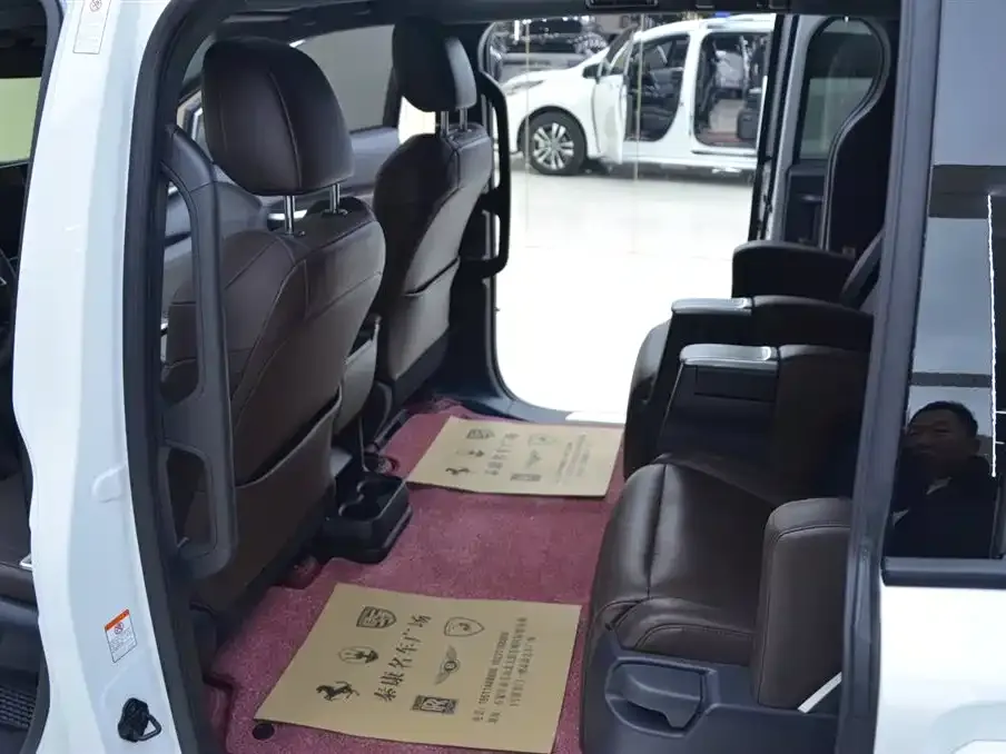 Toyota Granvia 2025 из CN, фото 5