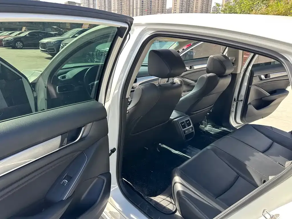 Honda Accord 2023 из CN, фото 8