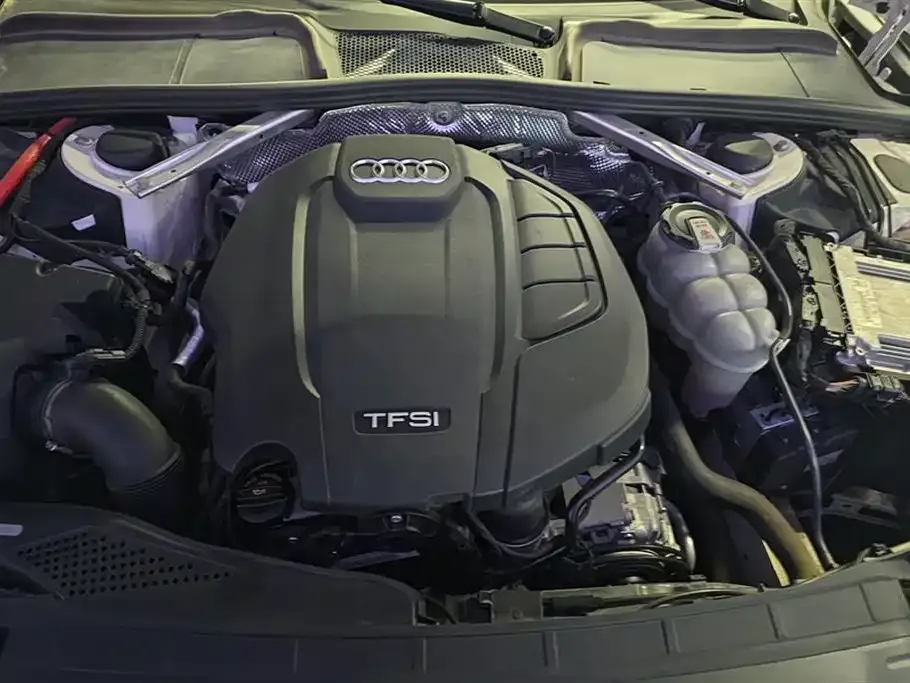 Audi A4L 2021 из CN, фото 10