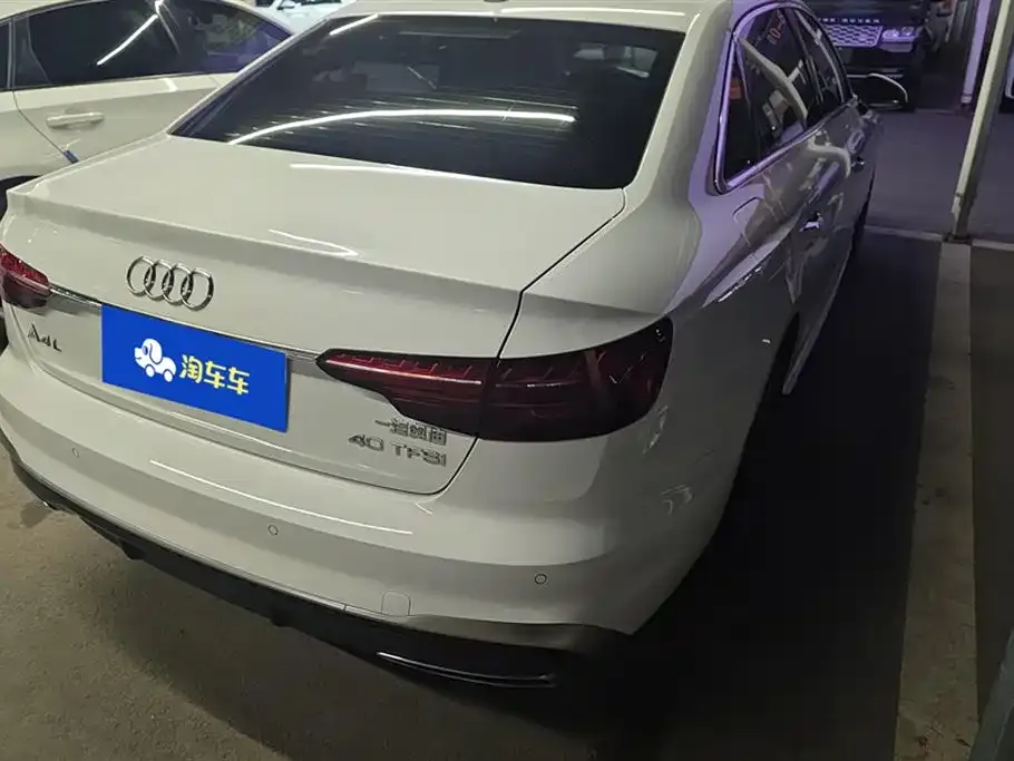 Audi A4L 2021 из CN, фото 3