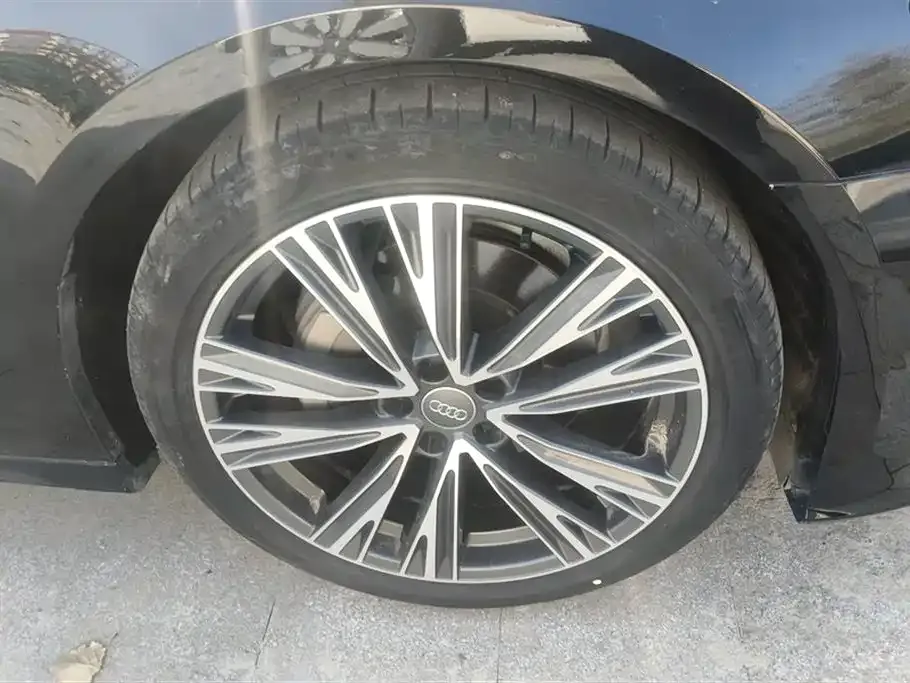 Audi A6L 2021 из CN, фото 6