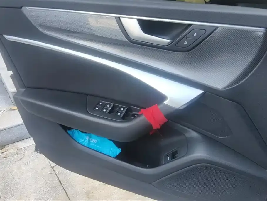 Audi A6L 2021 из CN, фото 7