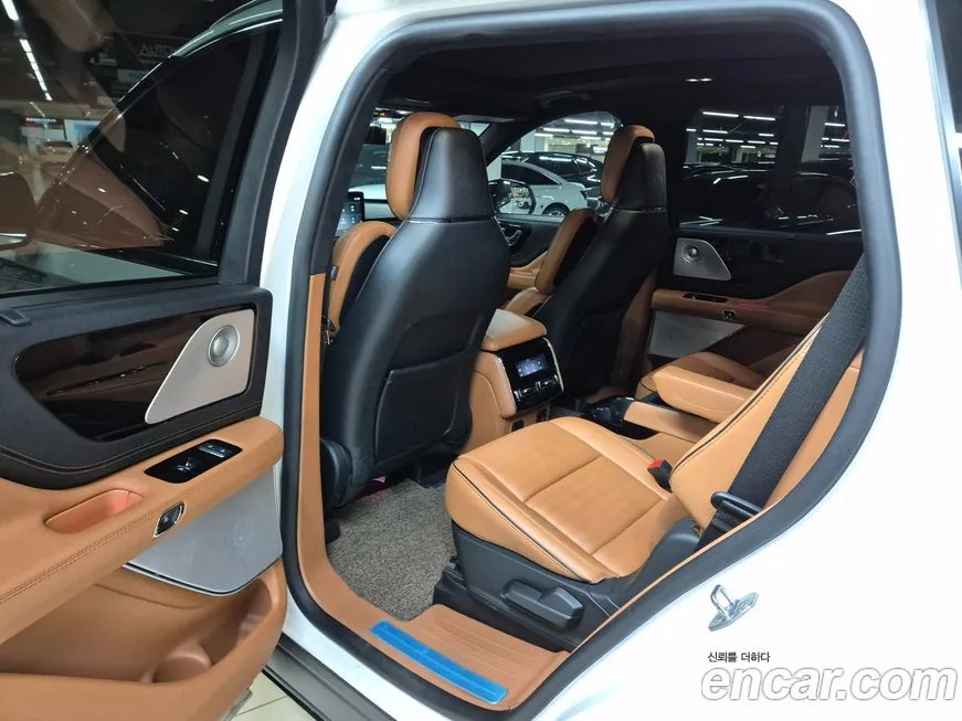 Lincoln Aviator — фото 9