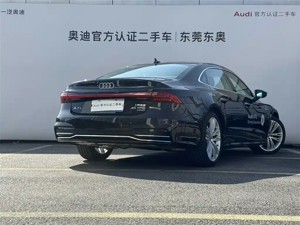 Audi A7L 2024 из CN, фото 4