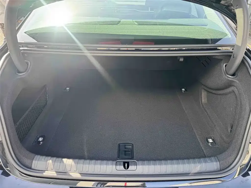 Audi A7L 2024 из CN, фото 8