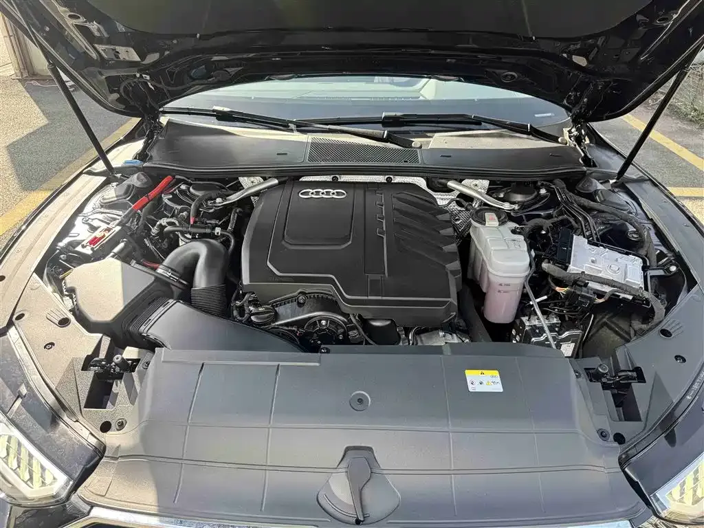 Audi A7L 2024 из CN, фото 9