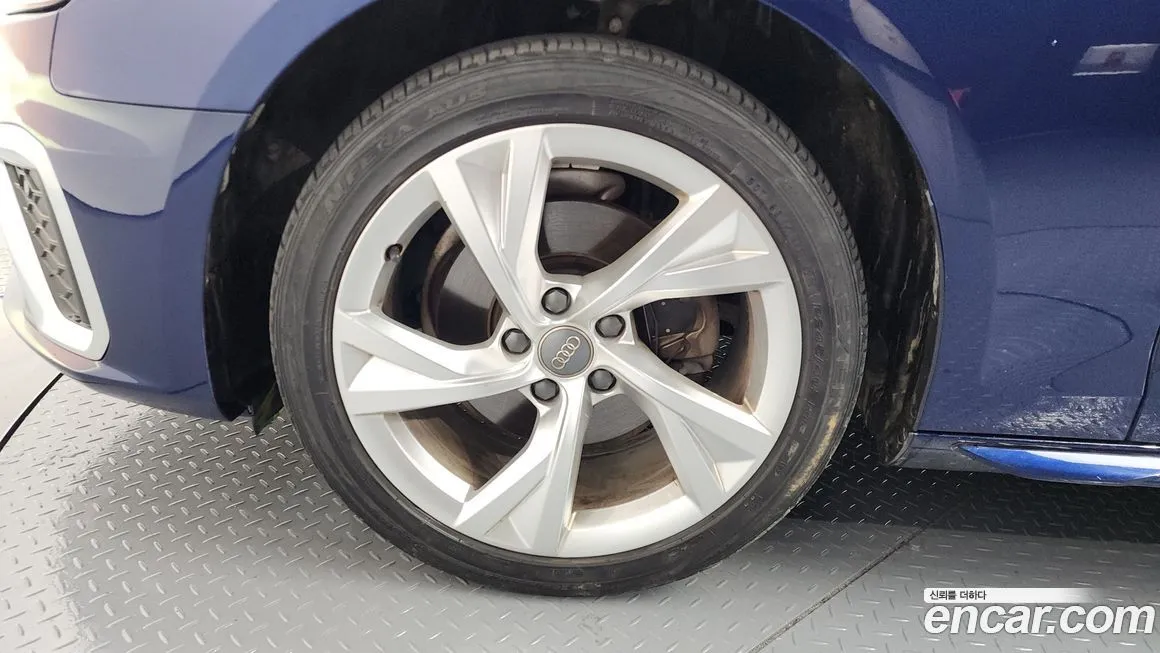 Audi A4 2021 из KR, фото 5