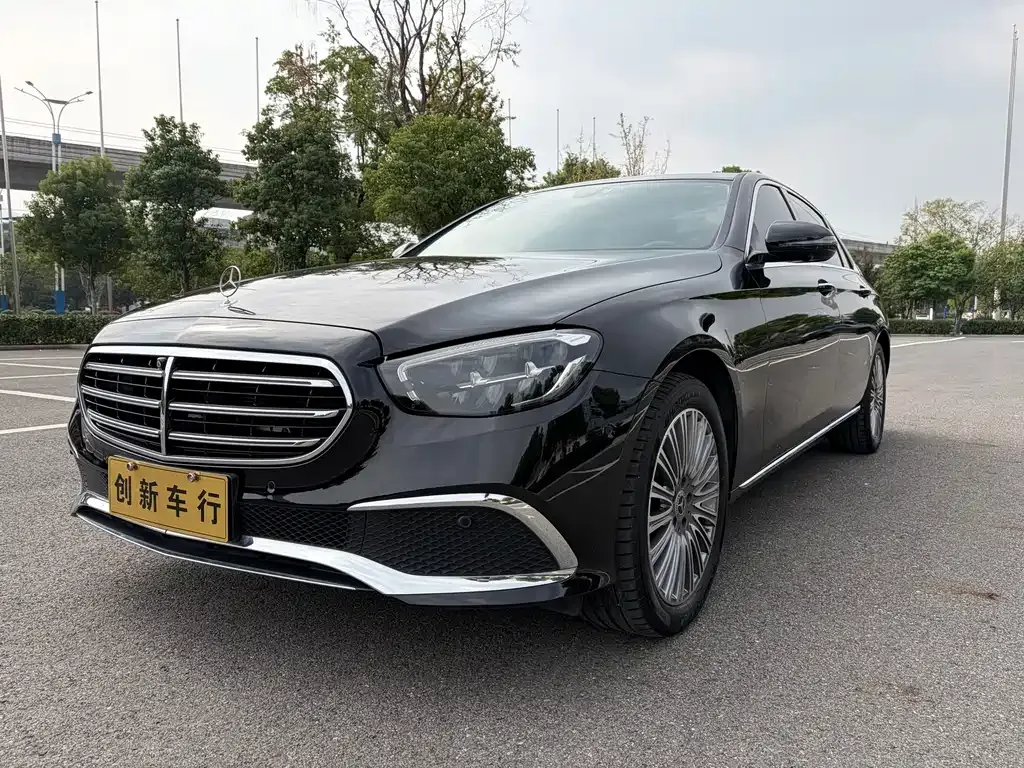 Mercedes-Benz E-Class — фото 2