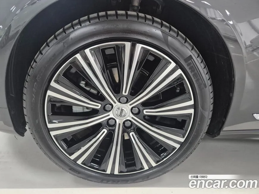 Volvo S90 2024 из KR, фото 5