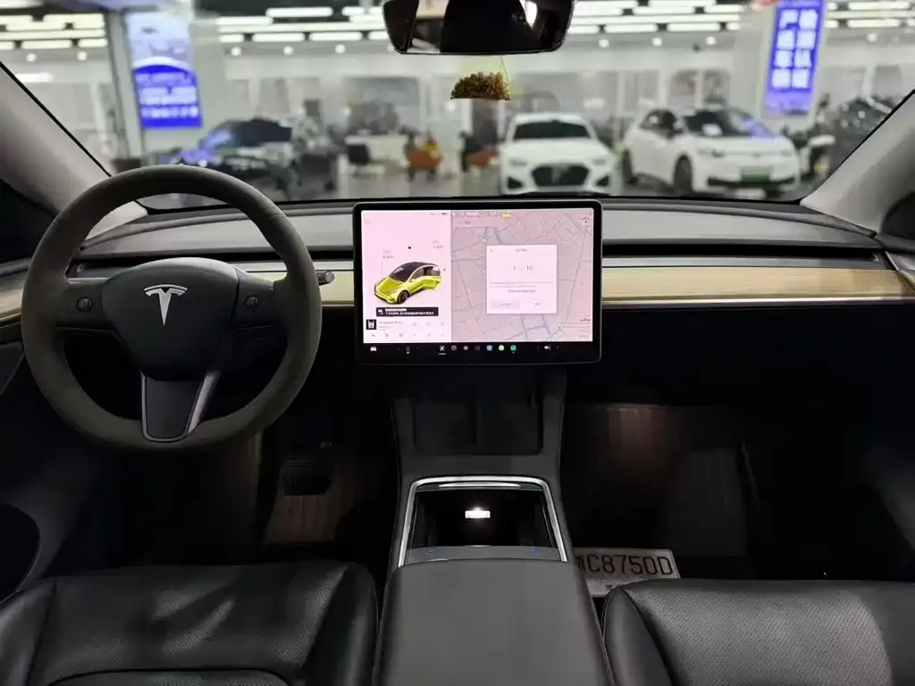 Tesla Model Y — фото 6