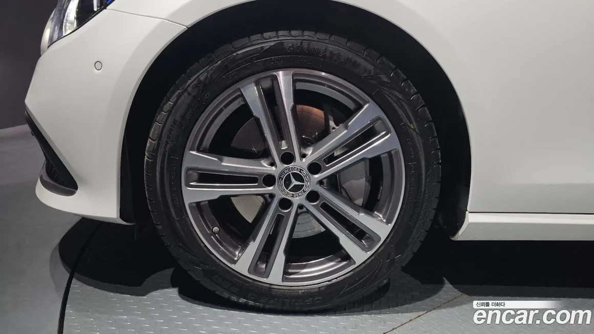 Mercedes-Benz E-Class 2022 из KR, фото 5