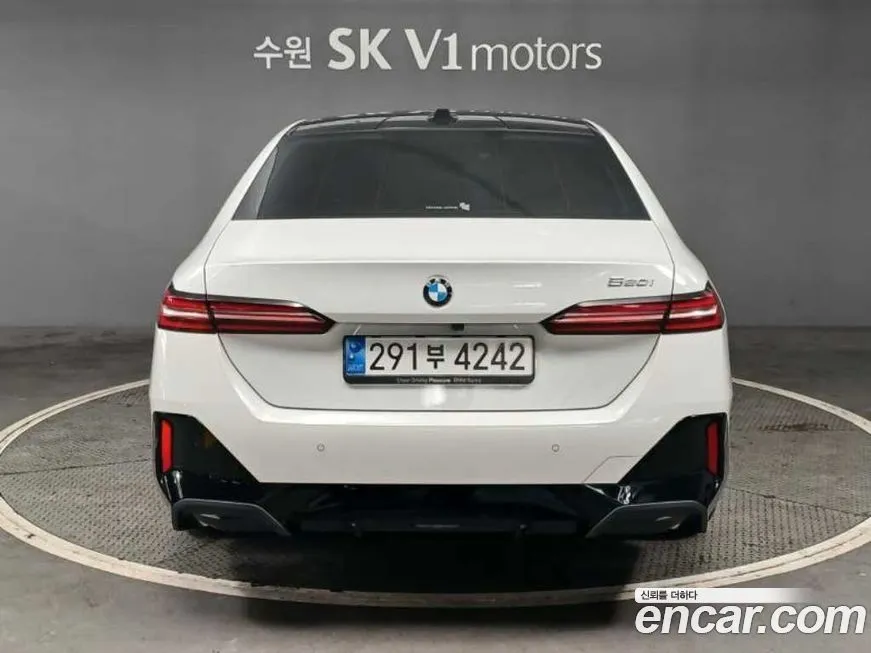 BMW 5-Series 2024 из KR, фото 2