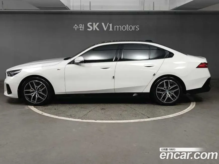 BMW 5-Series 2024 из KR, фото 3