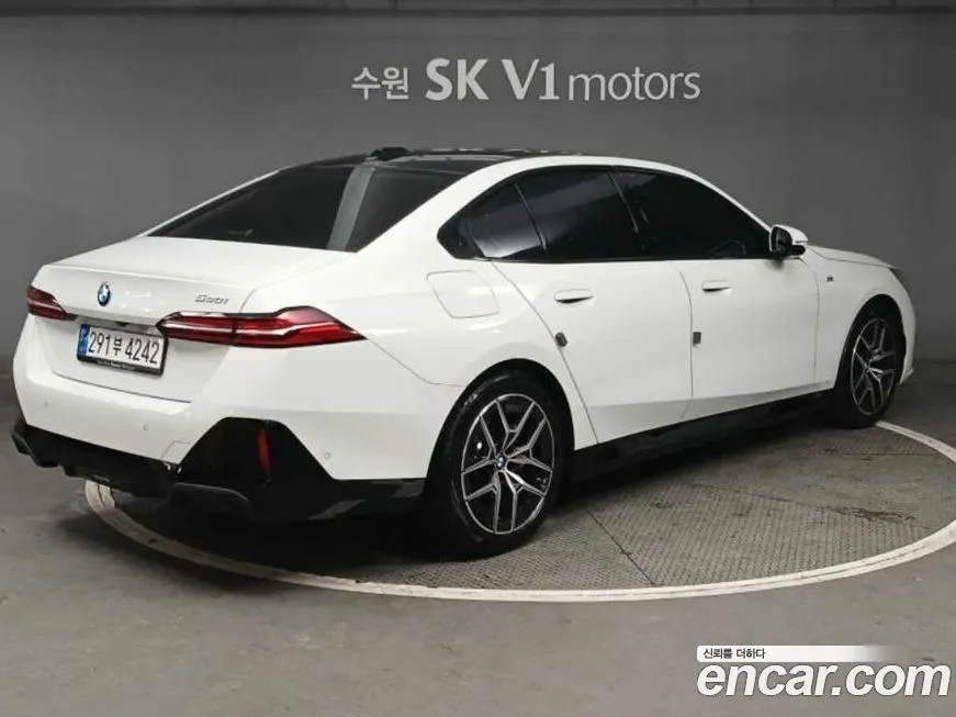 BMW 5-Series 2024 из KR, фото 4