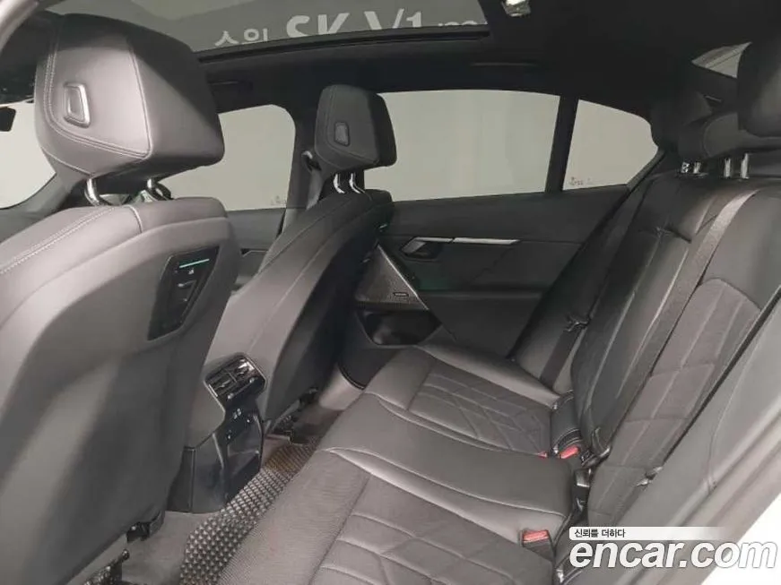 BMW 5-Series 2024 из KR, фото 8
