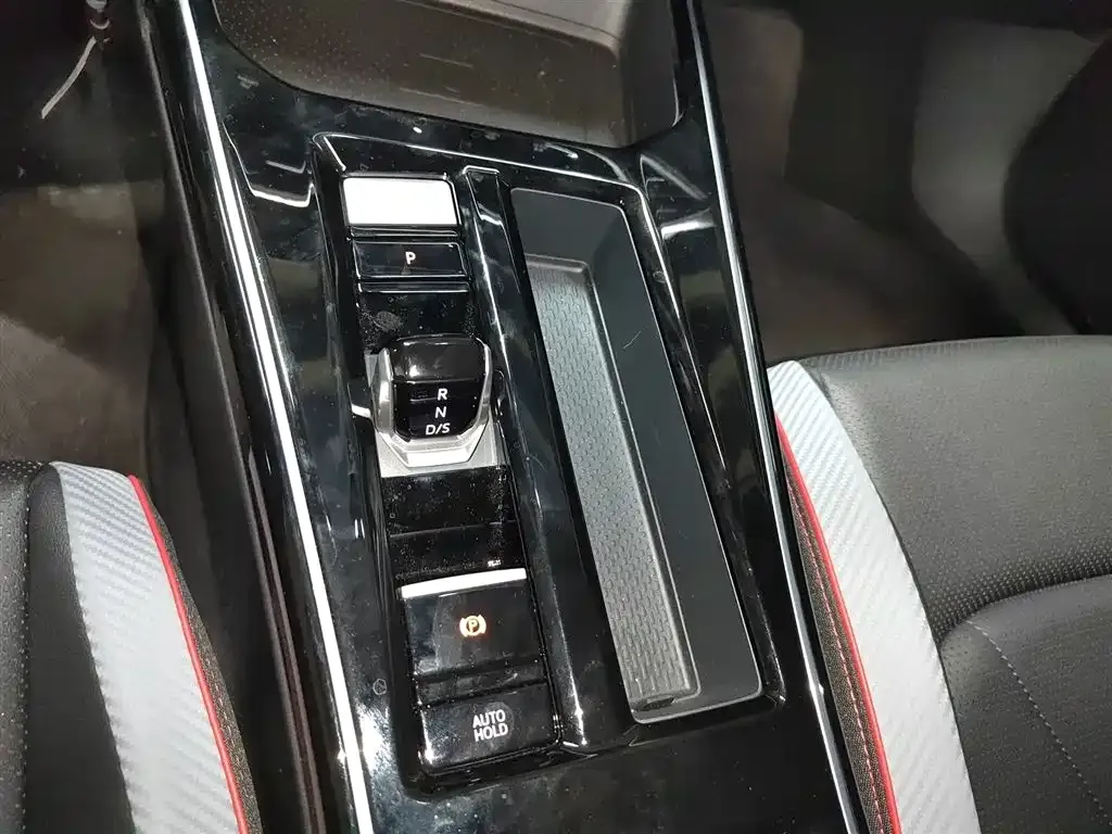 Volkswagen Lamando 2024 из CN, фото 7