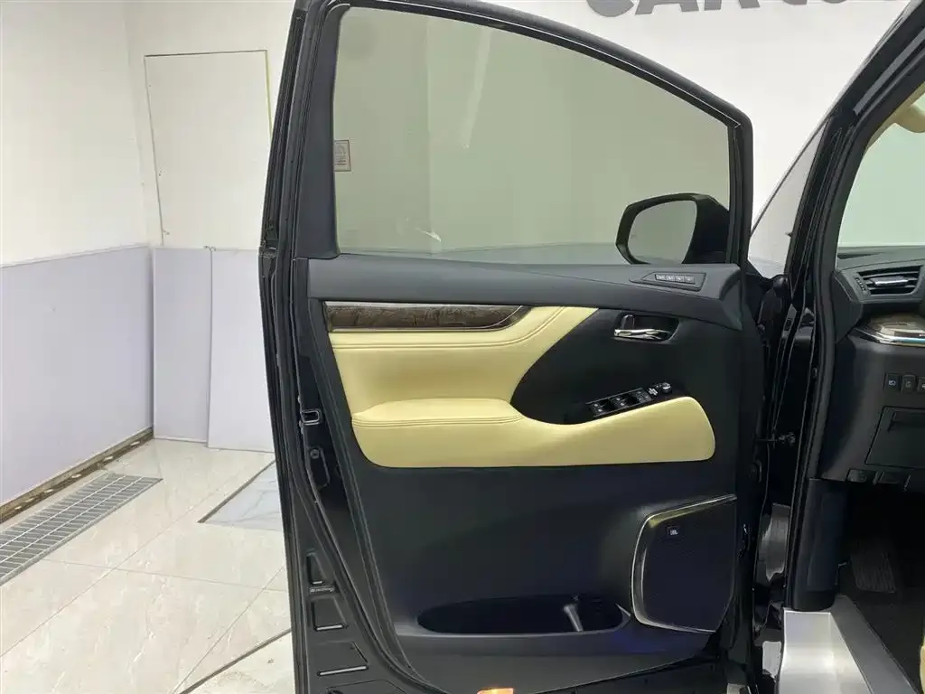 Toyota Vellfire 2021 из CN, фото 9