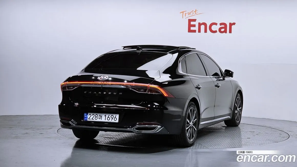 Hyundai Grandeur 2022 из KR, фото 2