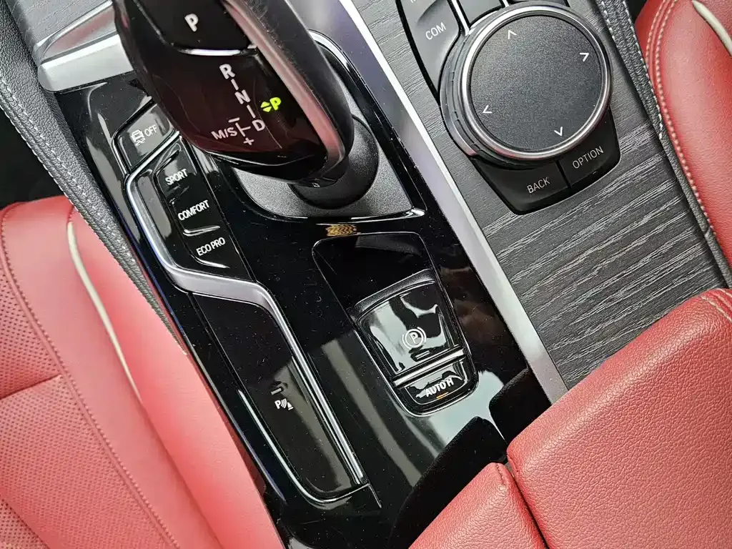 BMW 5 Series 2024 из CN, фото 8