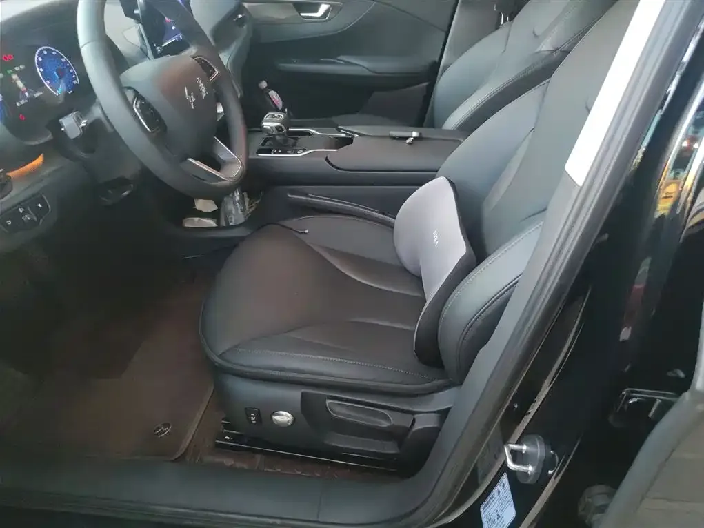 Hongqi E-QM5 2024 из CN, фото 8