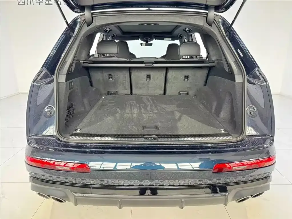 Audi SQ7 2024 из CN, фото 6