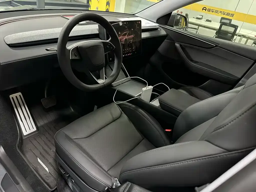 Tesla Model Y 2025 из CN, фото 2