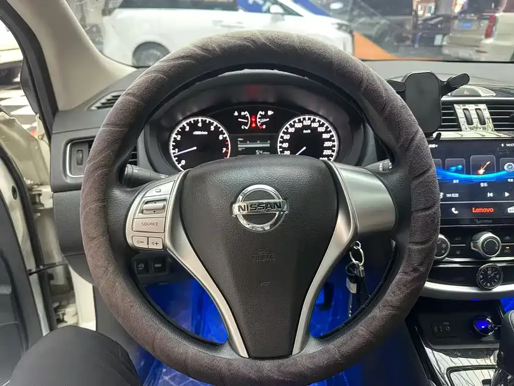 Nissan Tiida 2022 из CN, фото 10