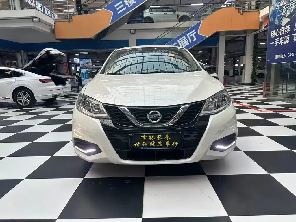 Nissan Tiida 2022 из CN, фото 2