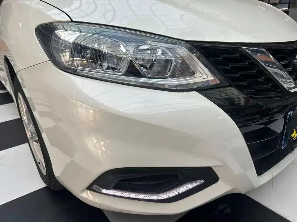 Nissan Tiida 2022 из CN, фото 4