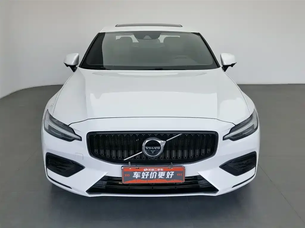 Volvo S60 2021 из CN, фото 3
