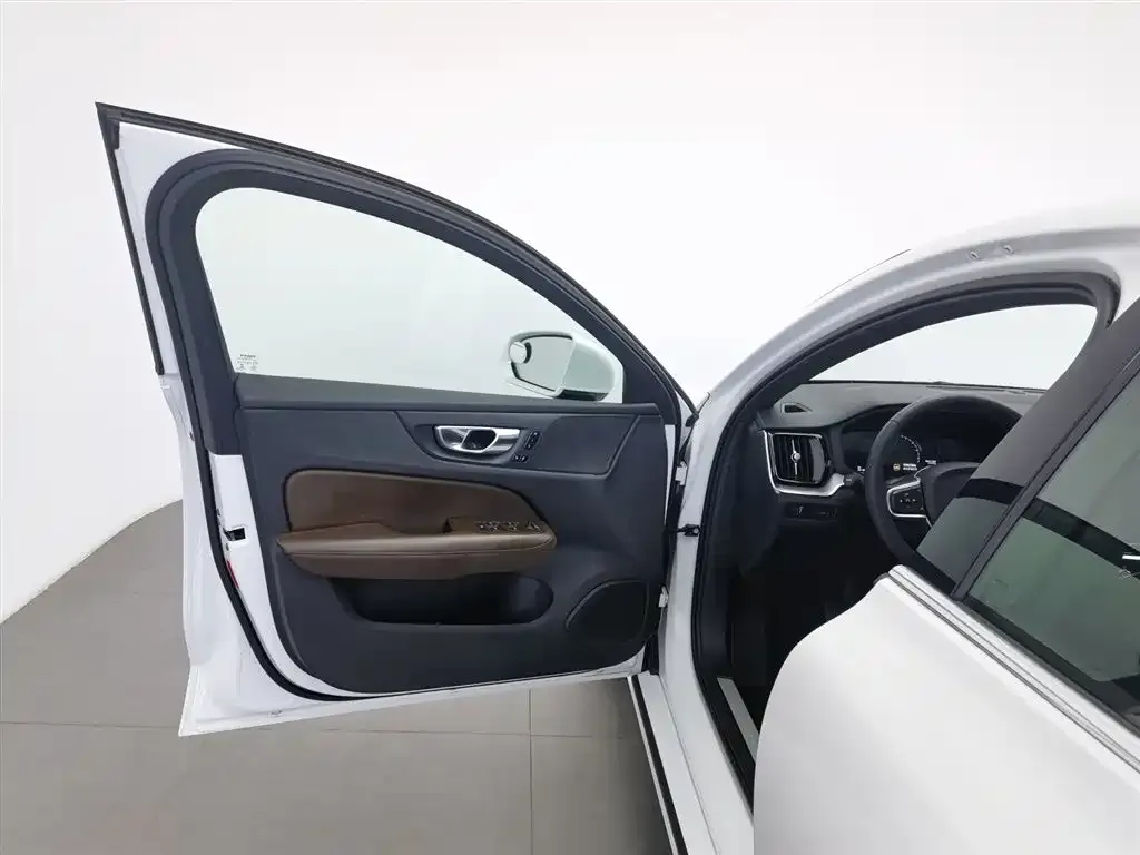 Volvo S60 2021 из CN, фото 8