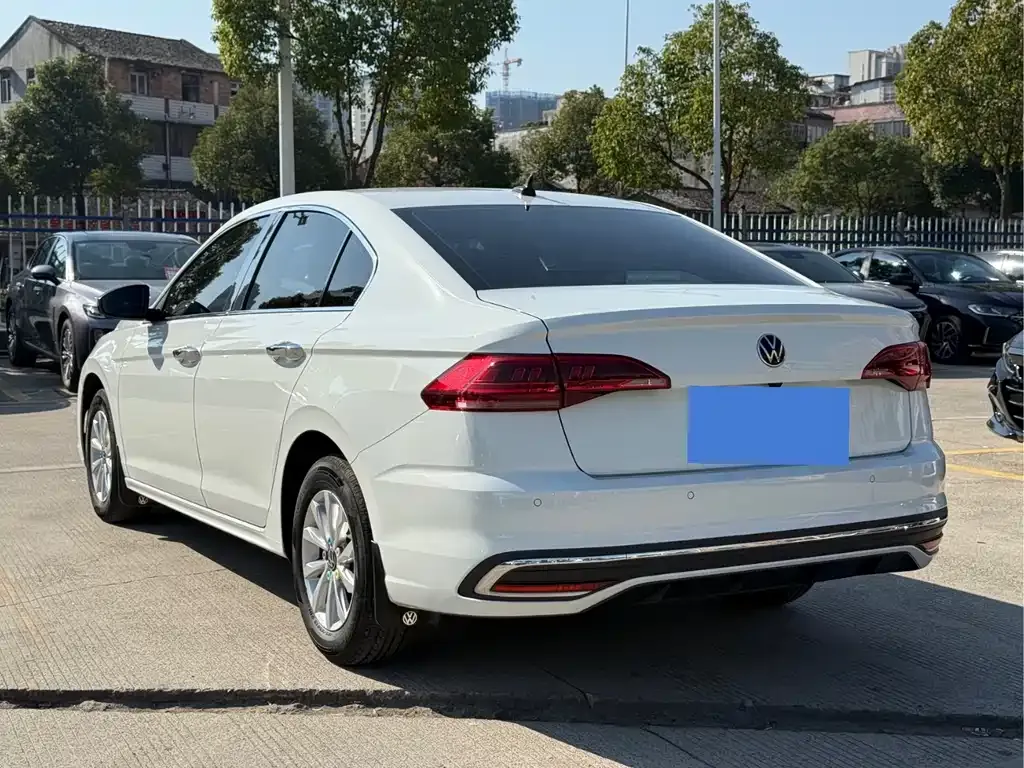 Volkswagen Bora 2023 из CN, фото 5