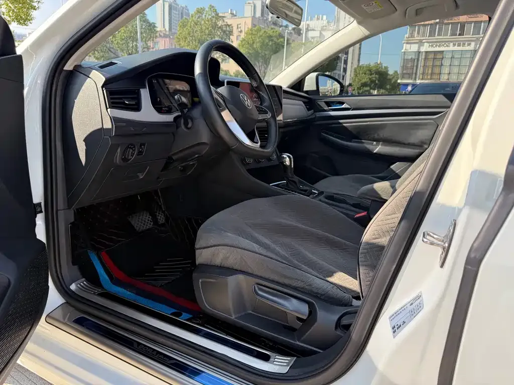 Volkswagen Bora 2023 из CN, фото 9