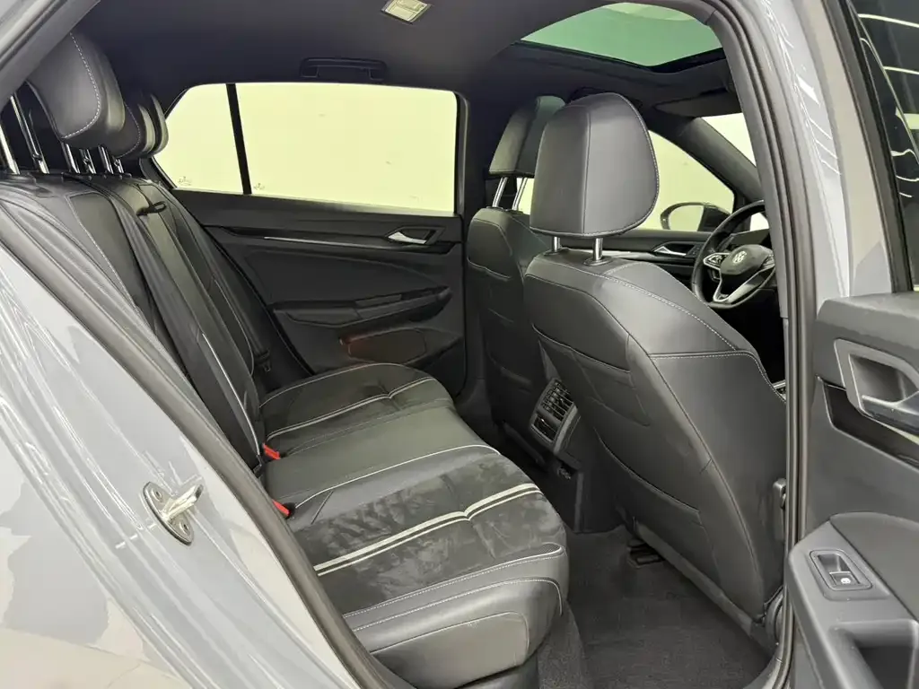 Volkswagen Golf 2022 из CN, фото 6