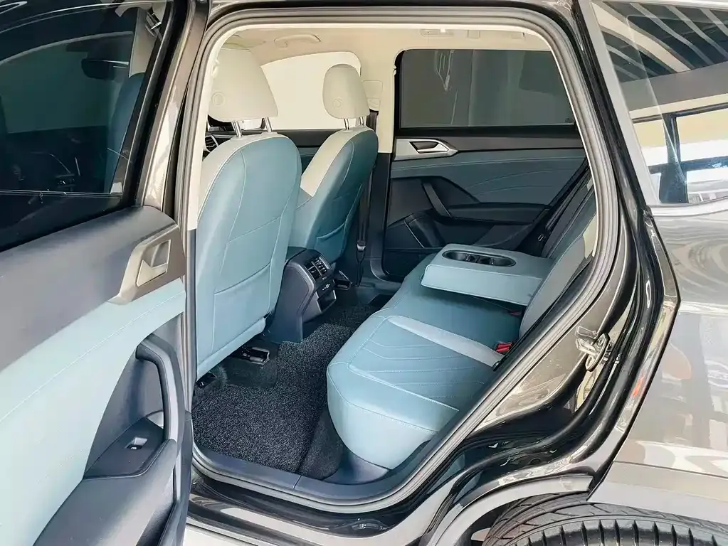 Volkswagen Tharu 2024 из CN, фото 9