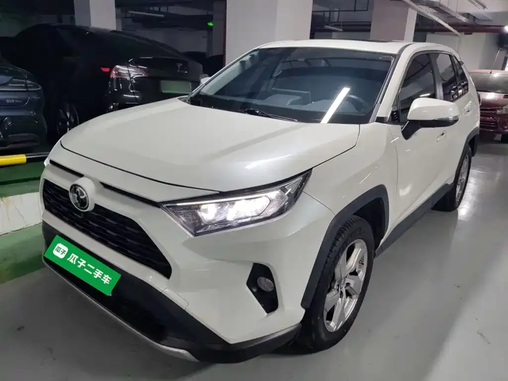Toyota RAV4 2021 из CN, фото 1