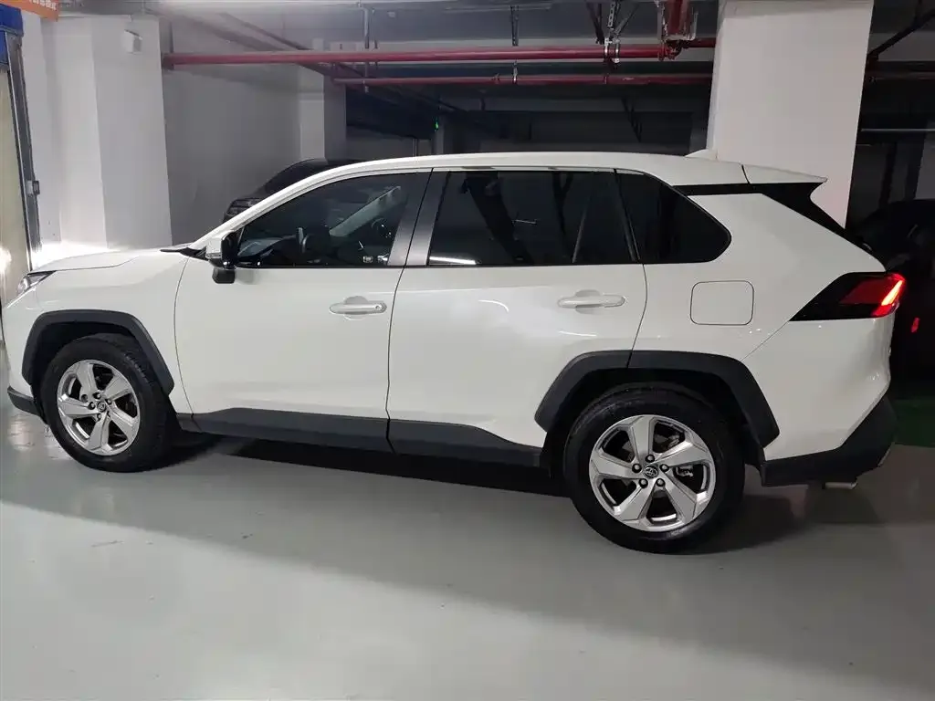 Toyota RAV4 2021 из CN, фото 5