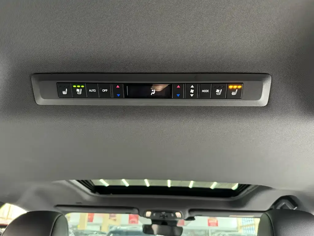 Toyota Sienna 2023 из CN, фото 10