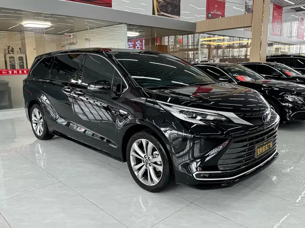 Toyota Sienna 2023 из CN, фото 3